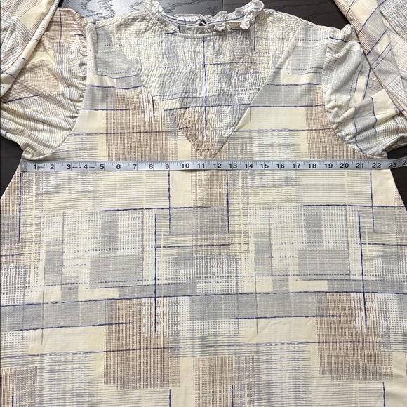 LulaRoe Clara Smock Blouse 1059 - Picture 7 of 8